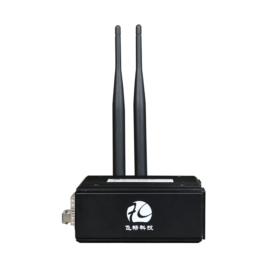 نسخة احتياطية من الألياف الضوئية WiFi من النوع 4 100M بصري + 4 منافذ إيثرنت 100M إلى مفتاح سكة حديد صناعي بصري جيجابت أحادي الاتجاه